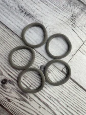 Gumička světle šedá (5ks)